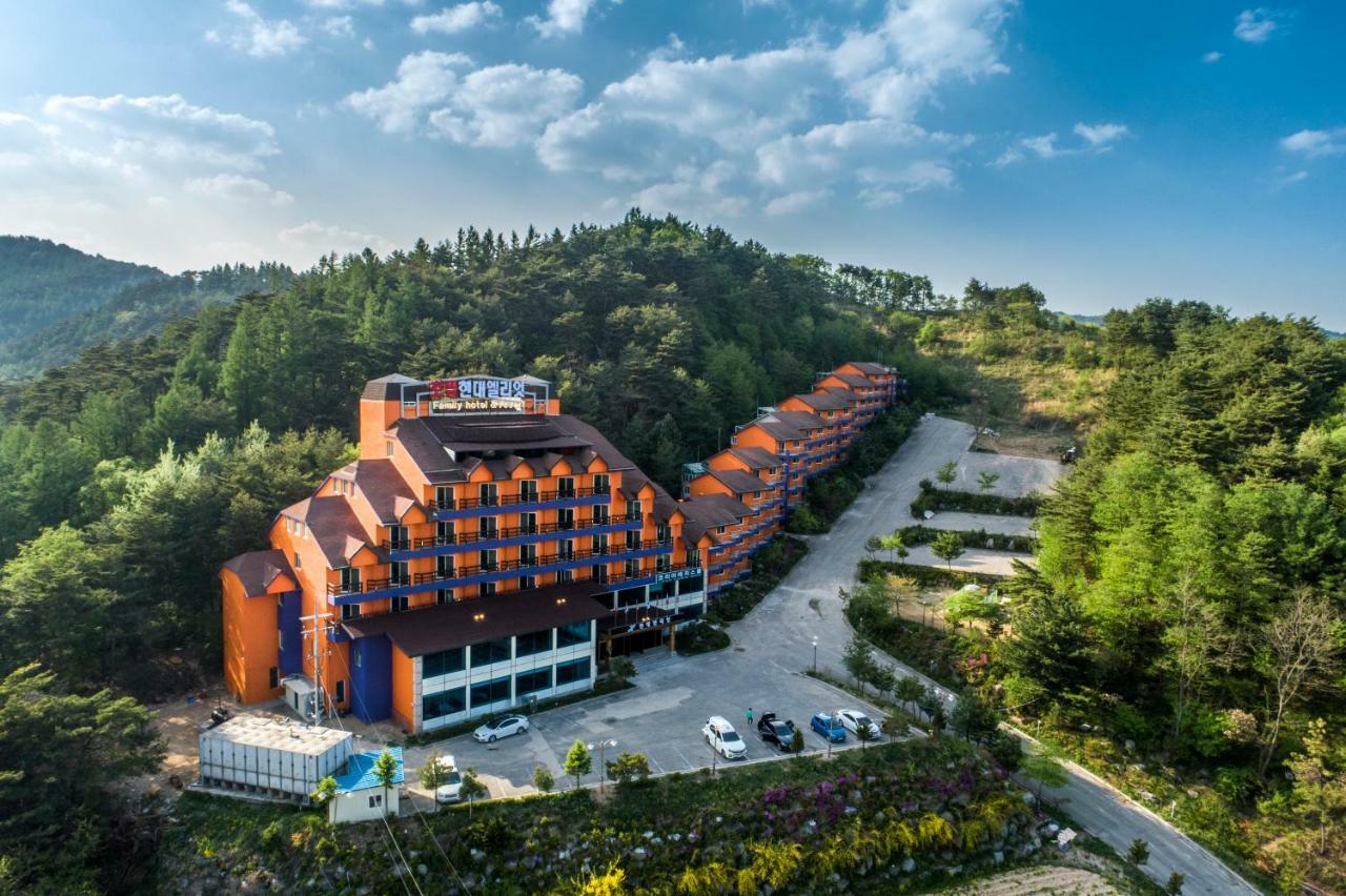 Hyundai Elliot Hotel And Resort Пхёнчхан Экстерьер фото